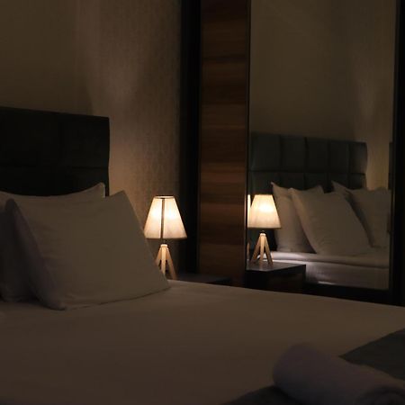 Horizons Hotel Rooms Batumi Esterno foto