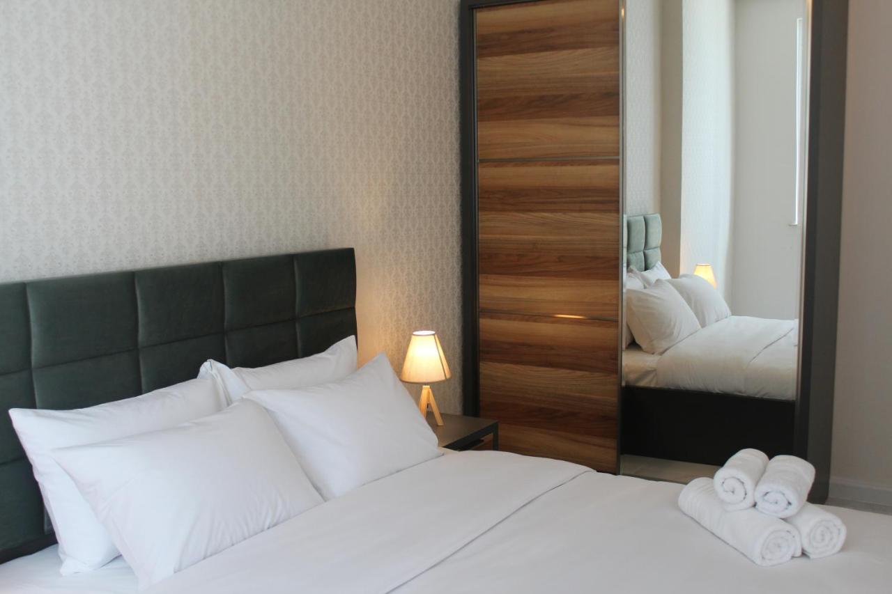 Horizons Hotel Rooms Batumi Esterno foto