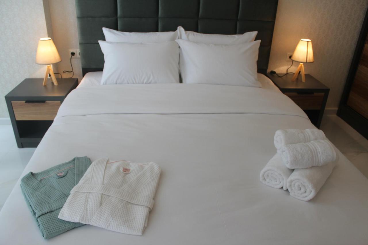 Horizons Hotel Rooms Batumi Esterno foto