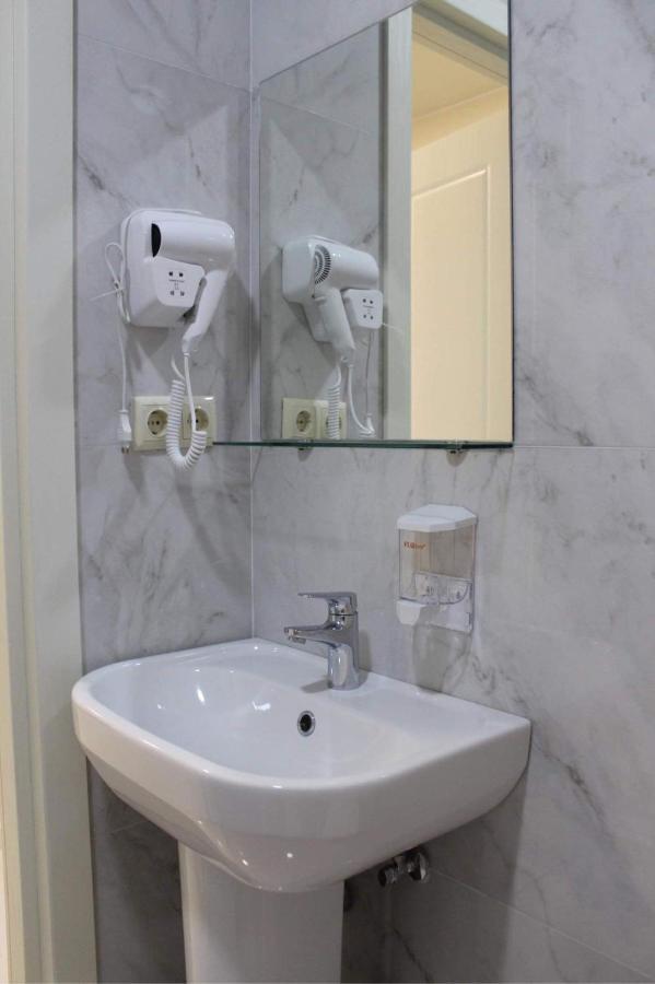 Horizons Hotel Rooms Batumi Esterno foto