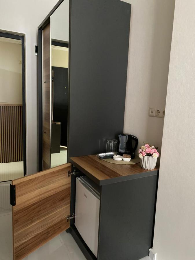 Horizons Hotel Rooms Batumi Esterno foto