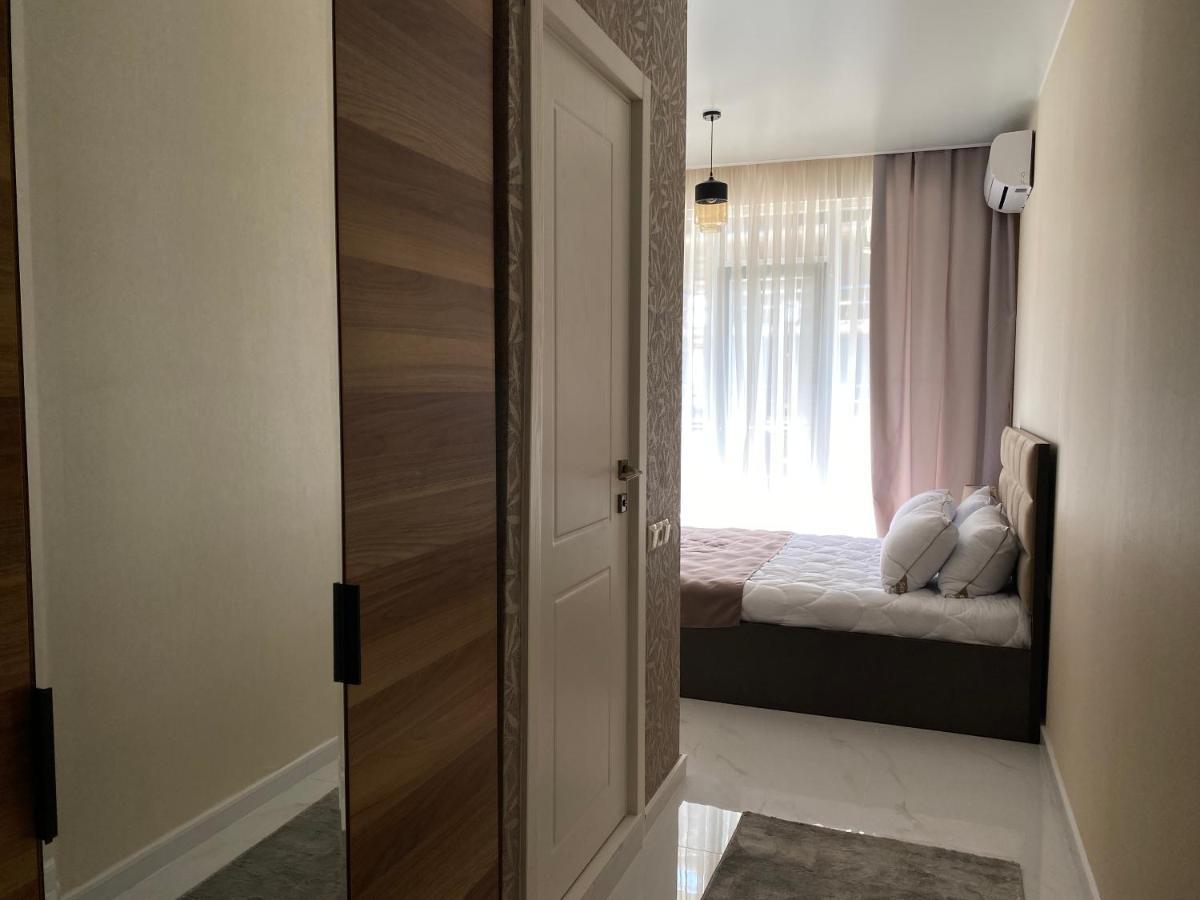 Horizons Hotel Rooms Batumi Esterno foto