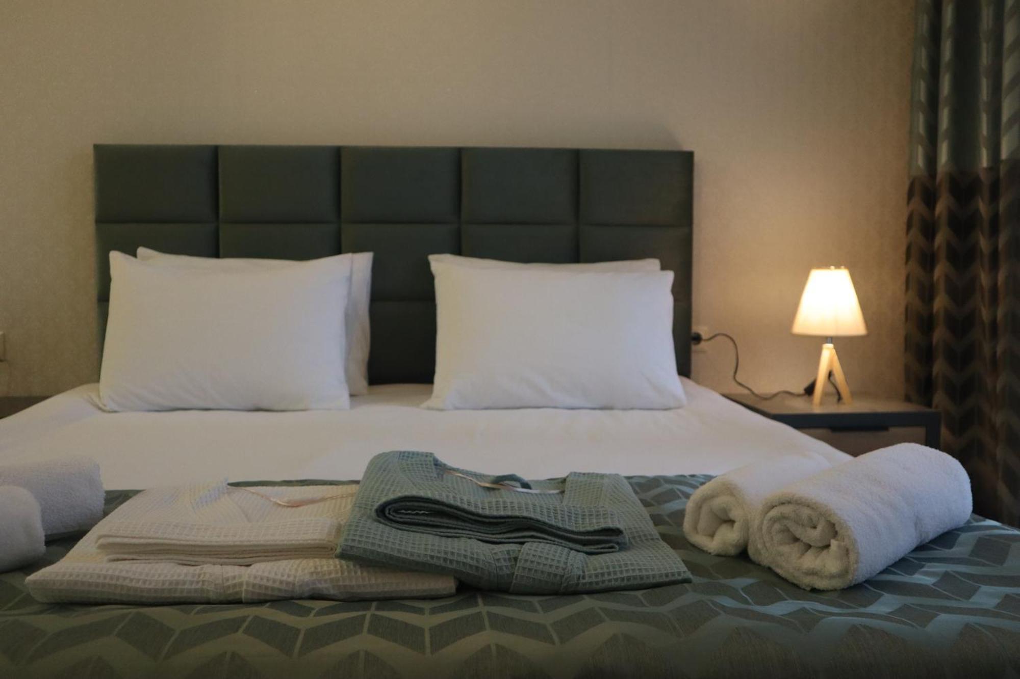 Horizons Hotel Rooms Batumi Esterno foto
