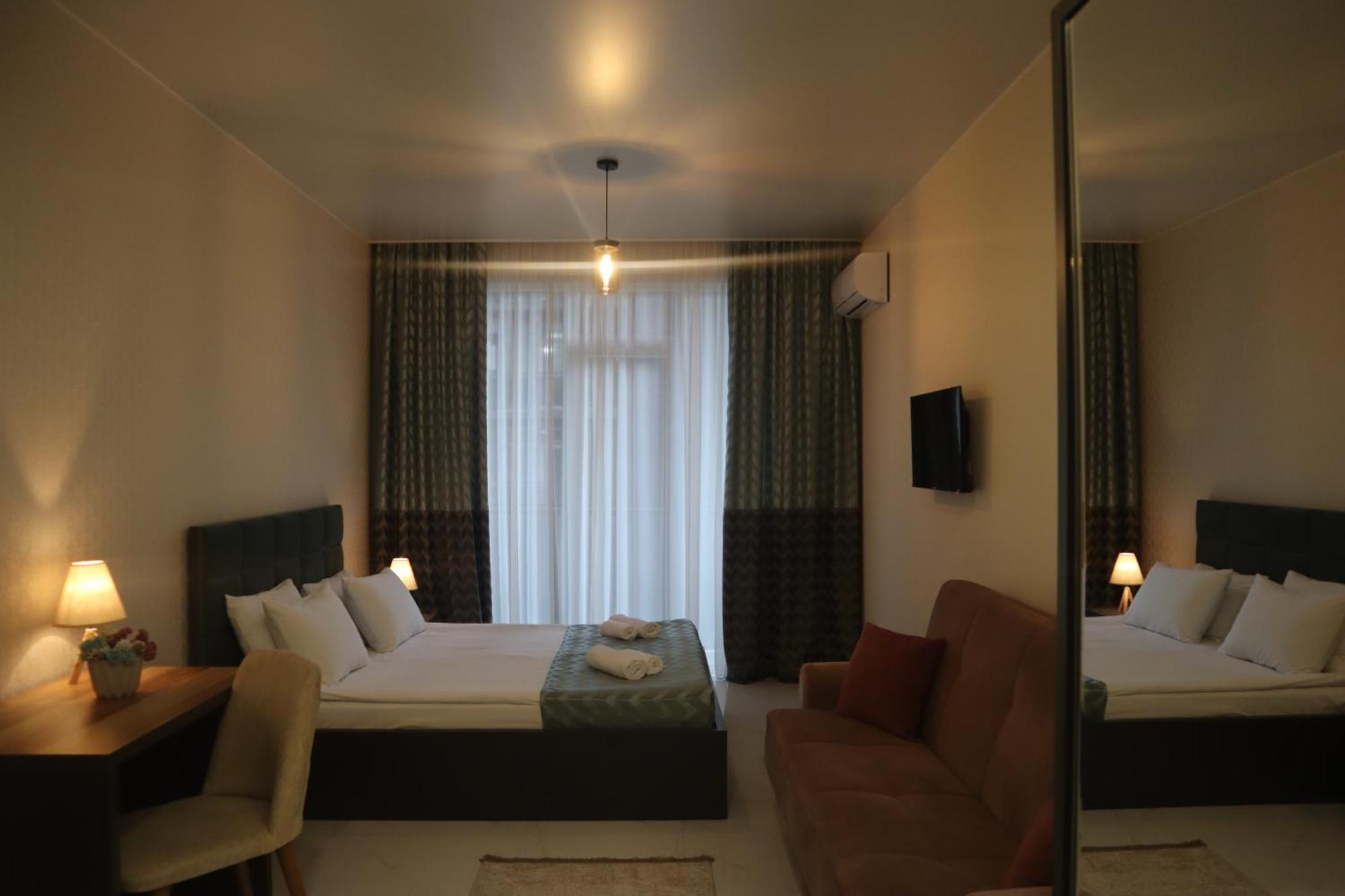 Horizons Hotel Rooms Batumi Esterno foto