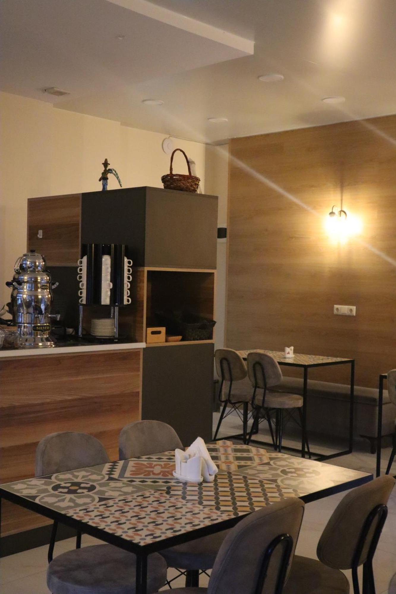 Horizons Hotel Rooms Batumi Esterno foto