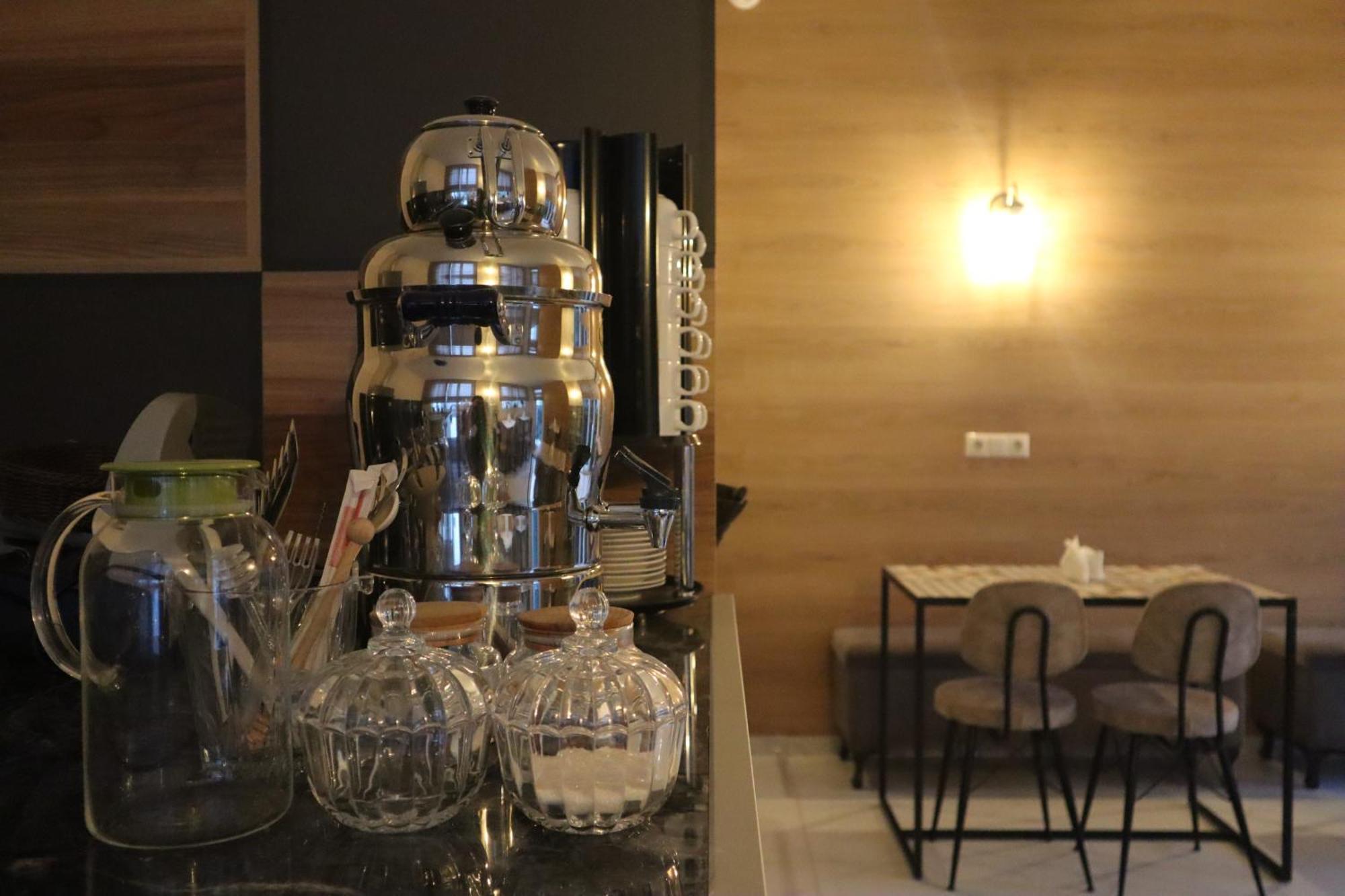 Horizons Hotel Rooms Batumi Esterno foto