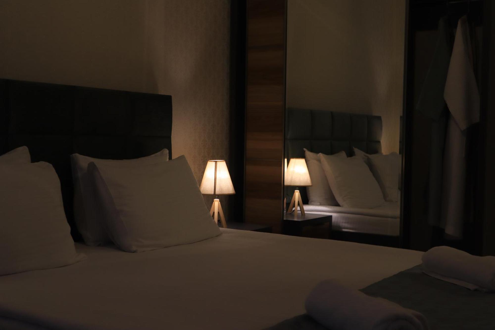 Horizons Hotel Rooms Batumi Esterno foto