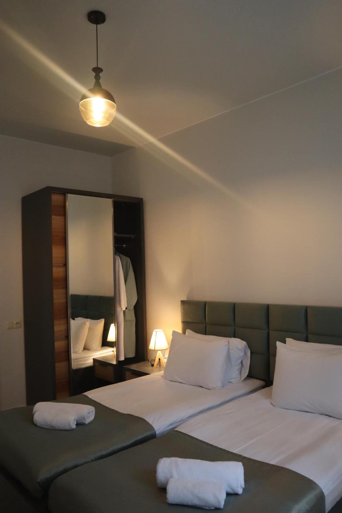 Horizons Hotel Rooms Batumi Esterno foto