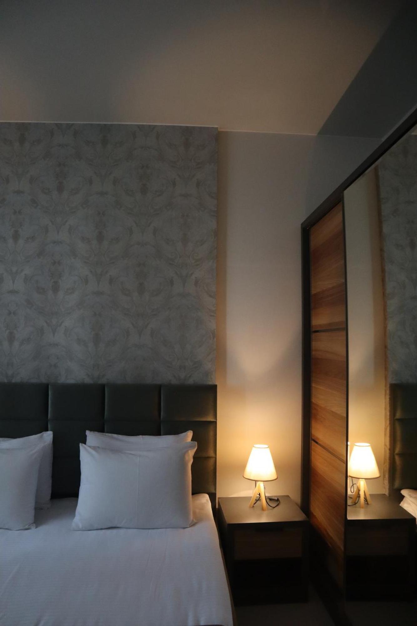 Horizons Hotel Rooms Batumi Esterno foto
