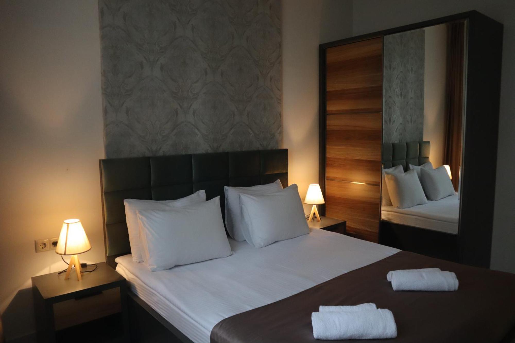 Horizons Hotel Rooms Batumi Esterno foto