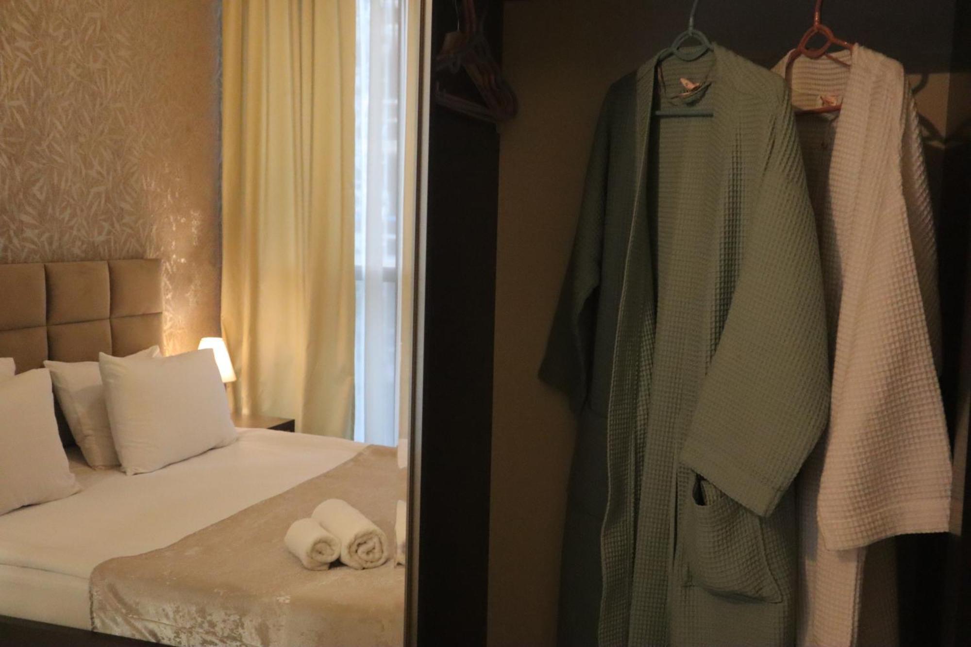 Horizons Hotel Rooms Batumi Esterno foto