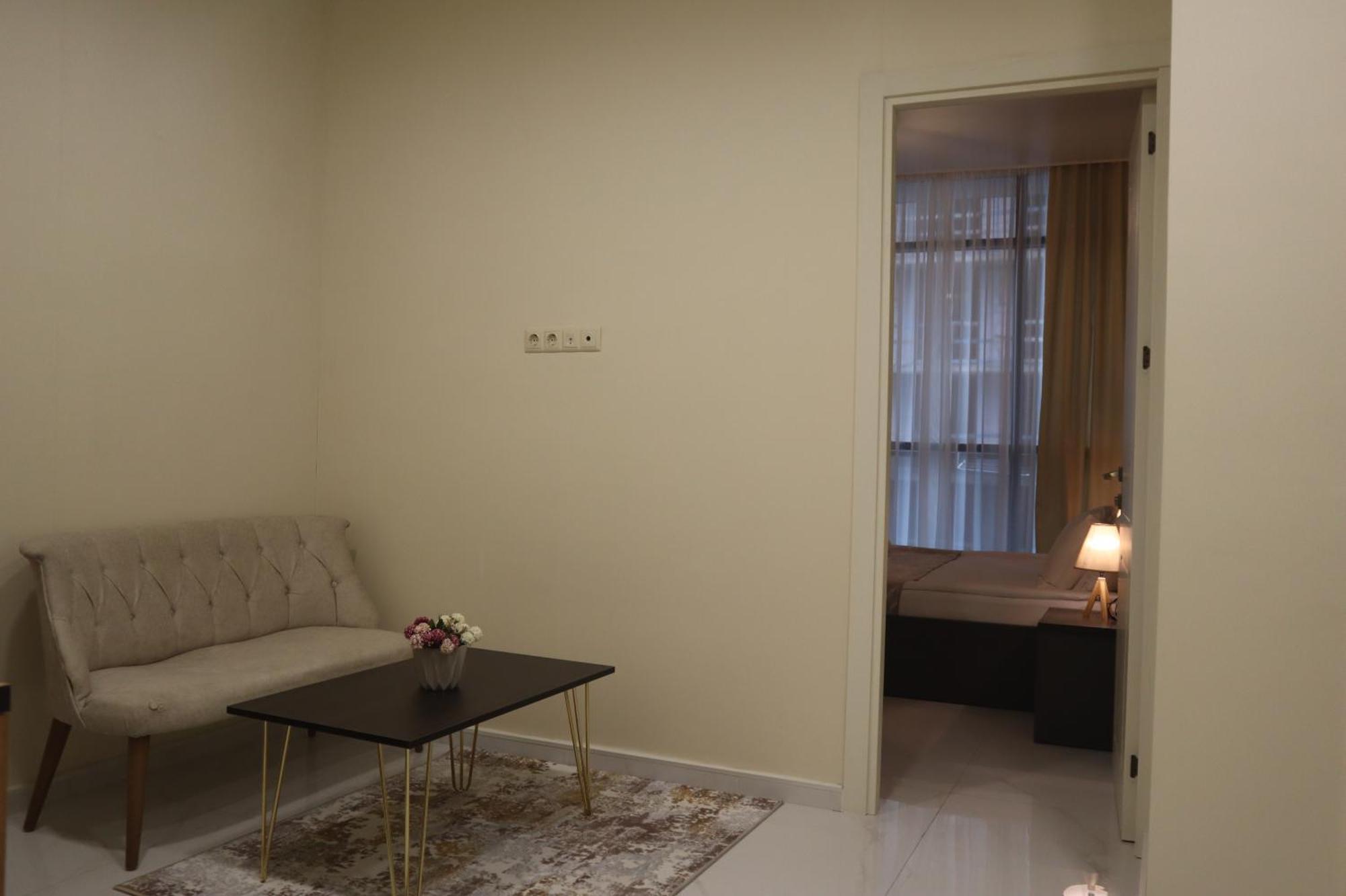 Horizons Hotel Rooms Batumi Esterno foto