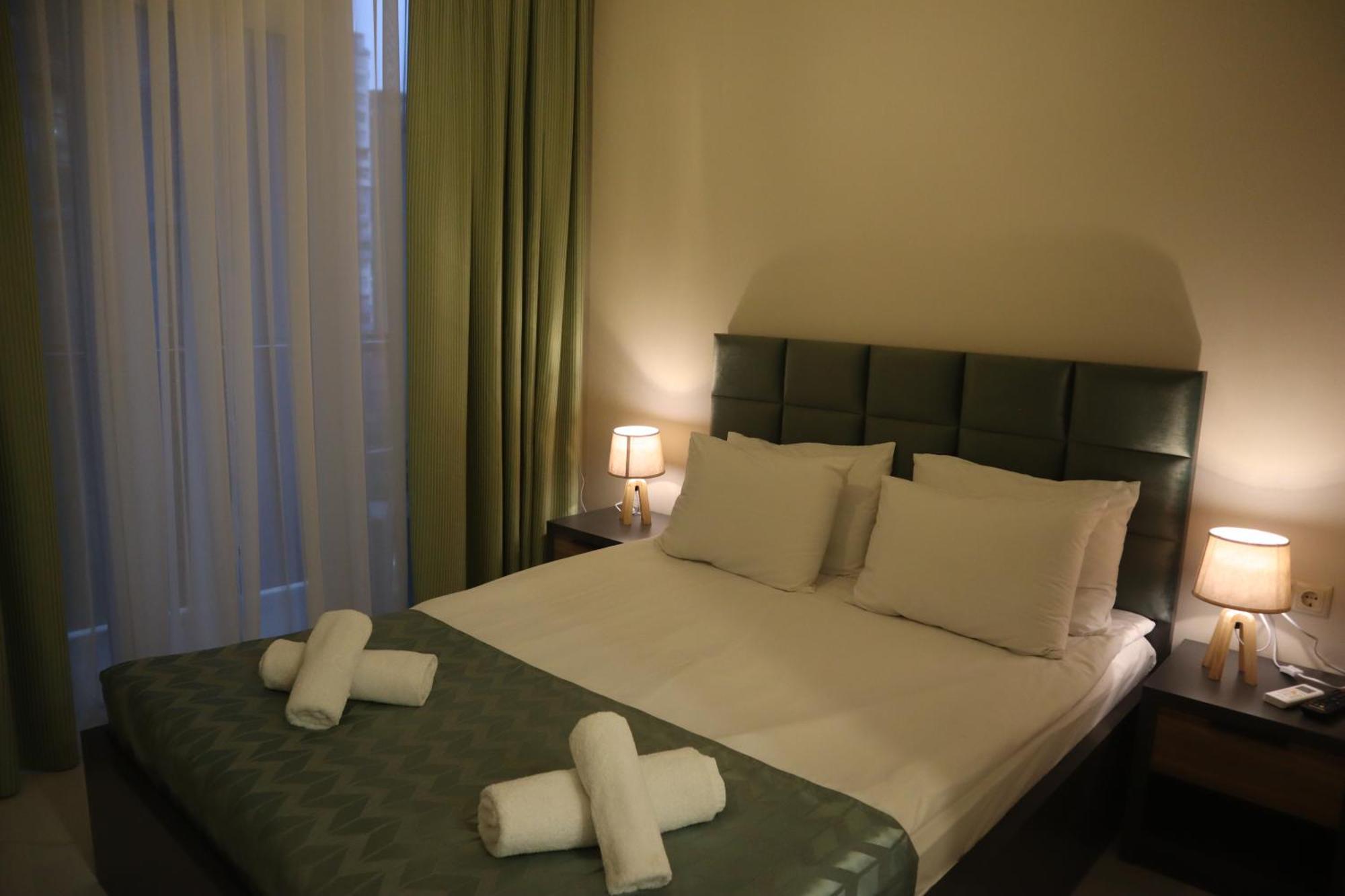 Horizons Hotel Rooms Batumi Esterno foto