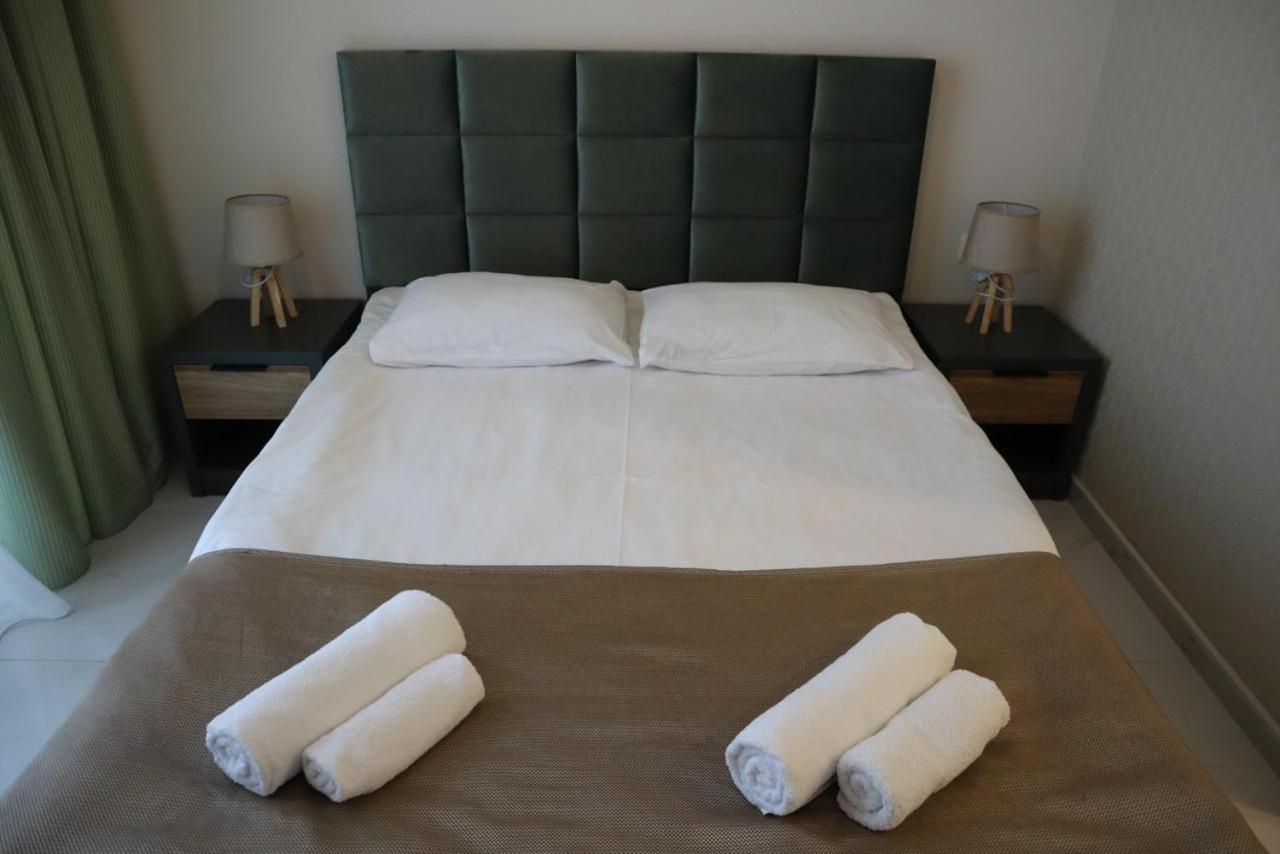 Horizons Hotel Rooms Batumi Esterno foto